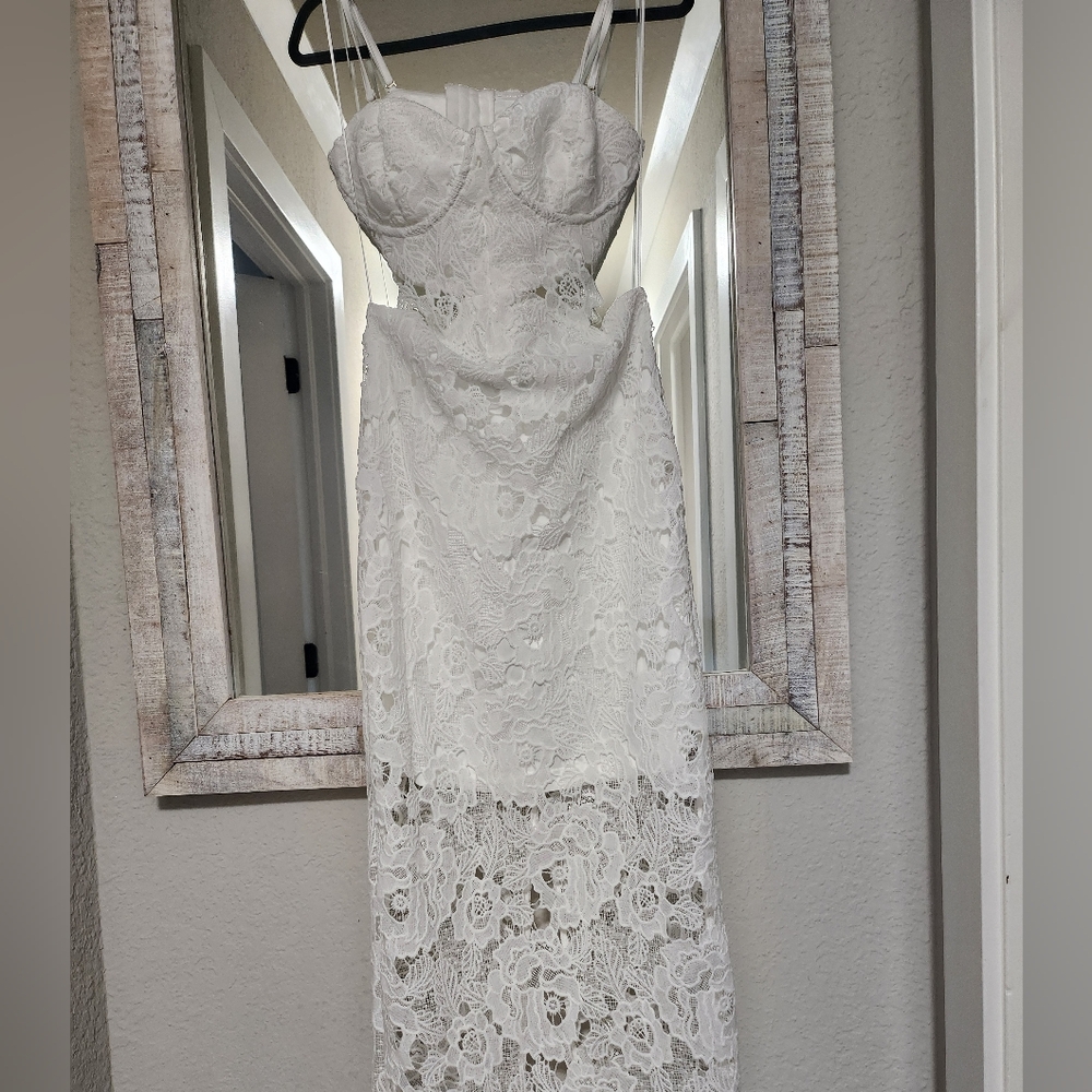 Amable By Mable White Lace Midi - Picture 7 of 16
